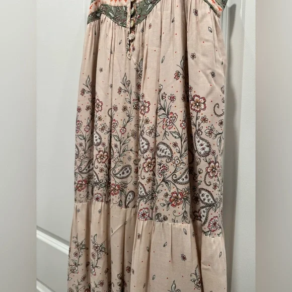 Floral Maxi Dress in Cream and Green - Picture 8 of 9